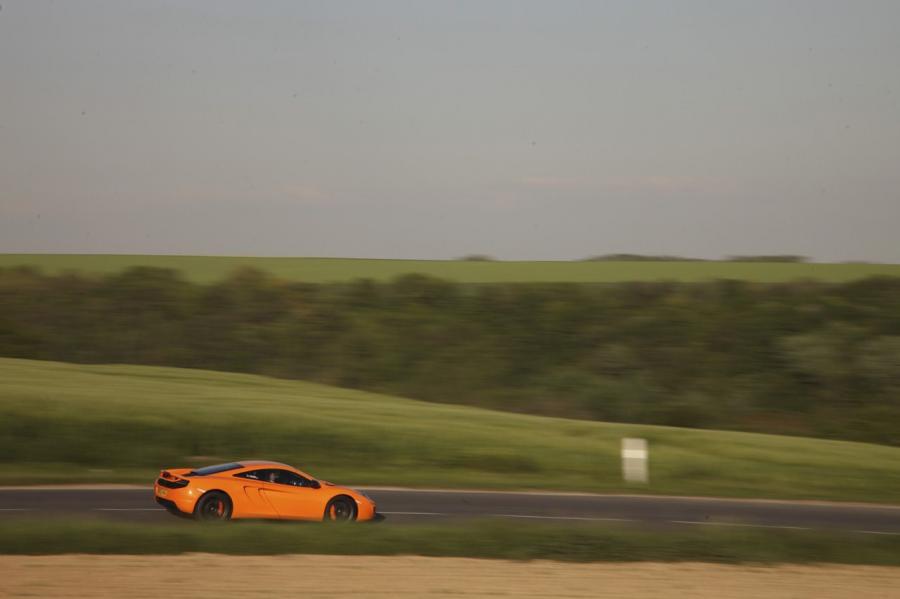  McLaren MP4-12C 2012 года  (фото 19 из 129)